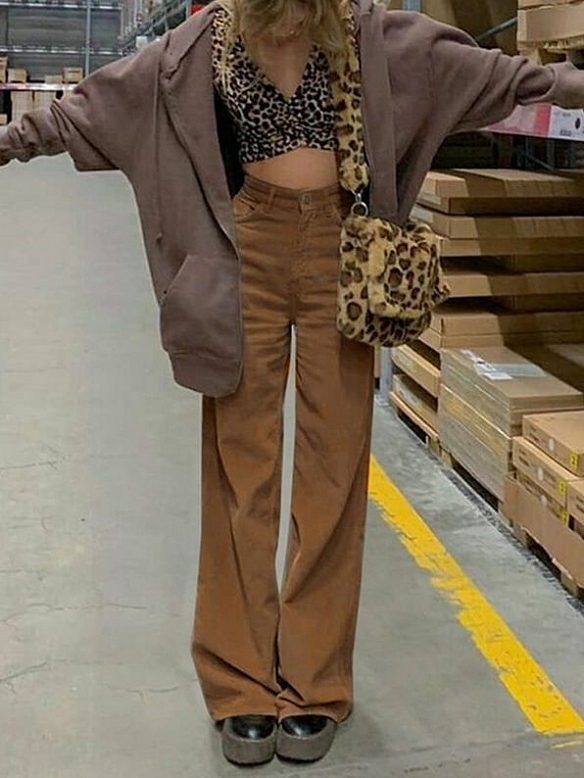 Schmal geschnittene, gerade Freizeithose aus Cord mit weitem Bein HS966