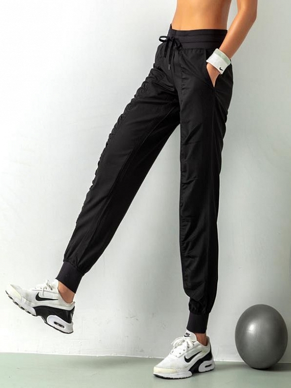 Locker sitzende Laufhose mit Kordelzug HS925